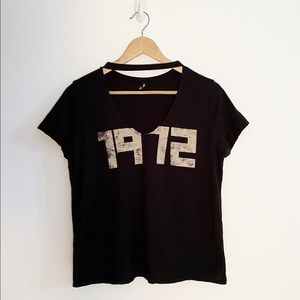 V-Cutout Round Neck Tee 1972